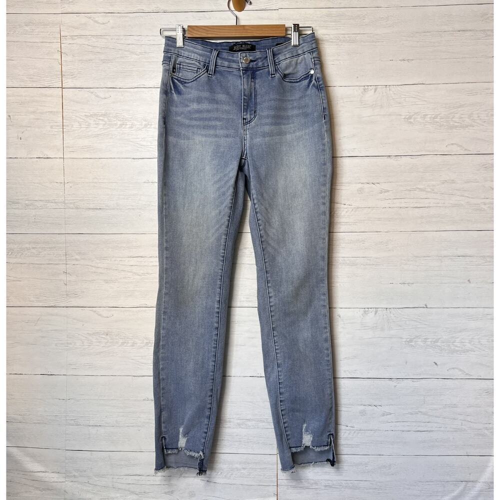 Judy Blue Jeans Womens Size 5/27 Relaxed fit Medium Wash Raw Distressed Hem - Picture 1 of 16